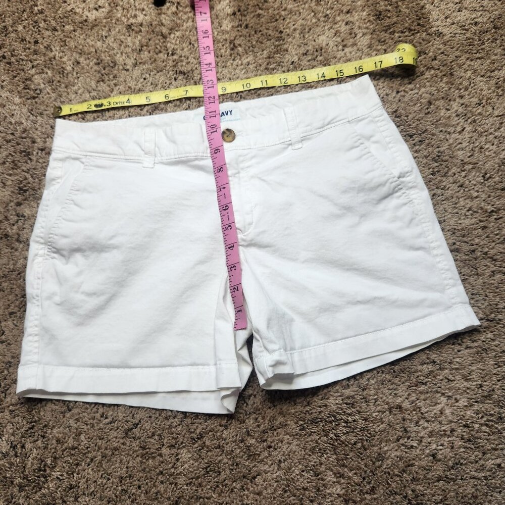 Old Navy Women's White Casual Shorts - Picture 4 of 8